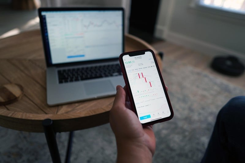 Wie schütze ich meine Daten im öffentlichen WLAN effektiv? 7 Tipps